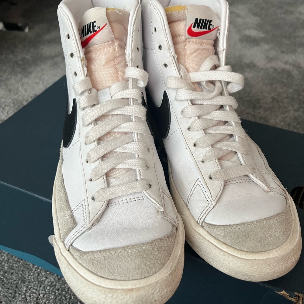 Nike Blazer High top
US size 7
Good-okay condition see pictures